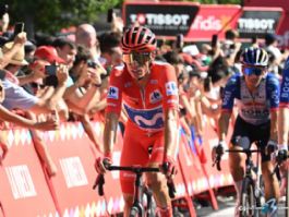 Vuelta a España: Enric Mas: "Muchos nos pusimos de acuerdo para recortar la etapa por el calor" Vuelta a España: Enric Mas: "Muchos nos pusimos de acuerdo para recortar la etapa por el calor"