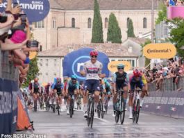 Giro de Italia: Paul Magnier: "No confiaba en sobrevivir esa subida tan empinada" Giro de Italia: Paul Magnier: "No confiaba en sobrevivir esa subida tan empinada"