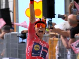 Elisa Balsamo gana al sprint en Brescello y suma su cuarta victoria en el Giro de Italia Femenino Elisa Balsamo gana al sprint en Brescello y suma su cuarta victoria en el Giro de Italia Femenino